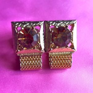 Swank gold tone cuff links with large toupe color stone in great condition!
